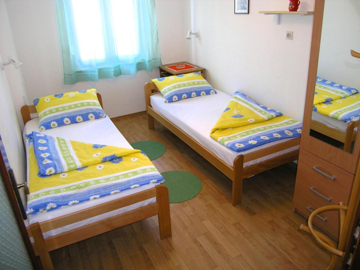 Apartments Natasa Krk Town Extérieur photo