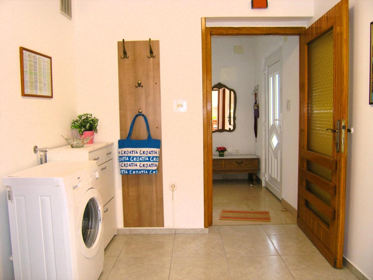 Apartments Natasa Krk Town Extérieur photo