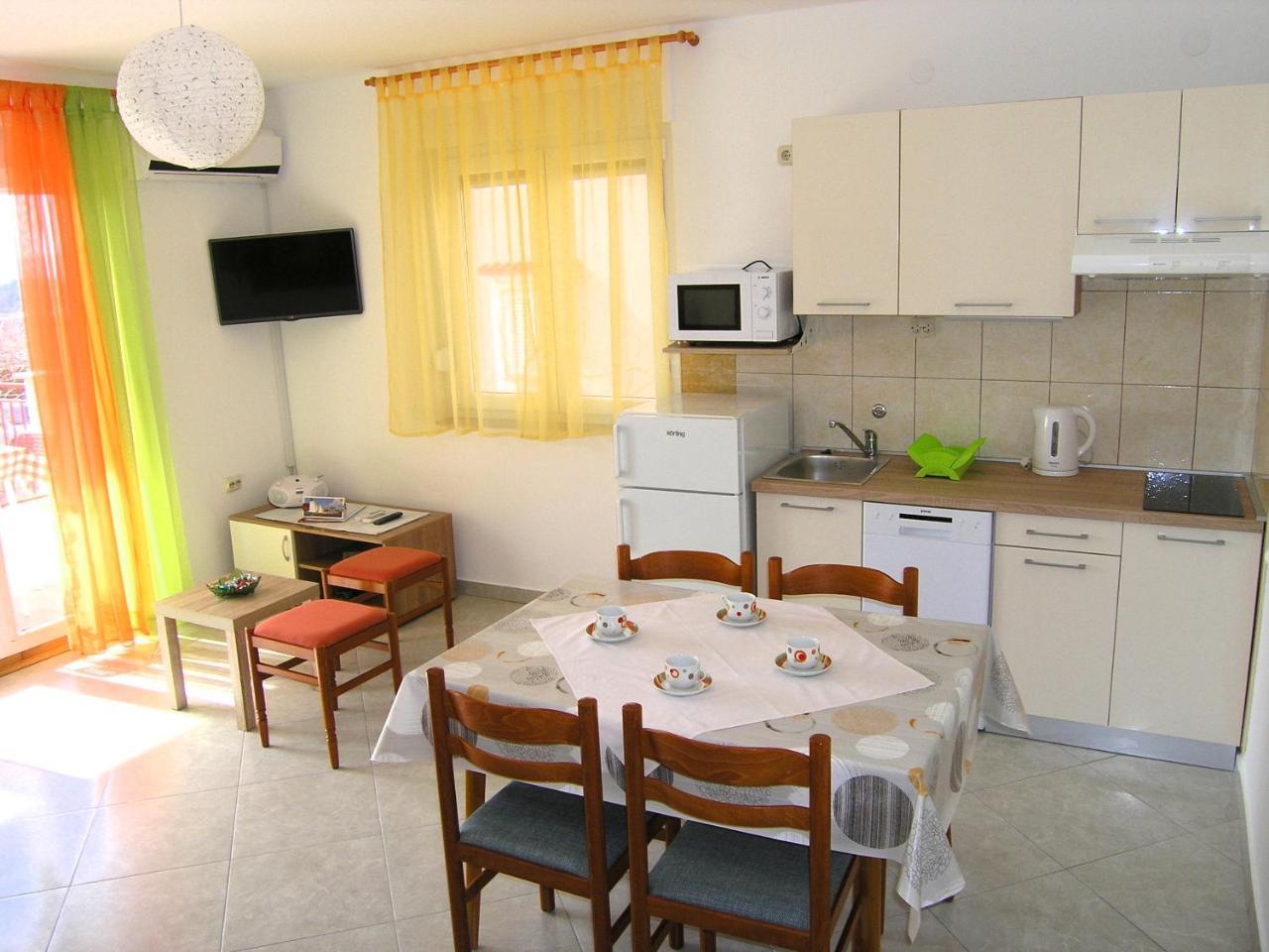 Apartments Natasa Krk Town Extérieur photo