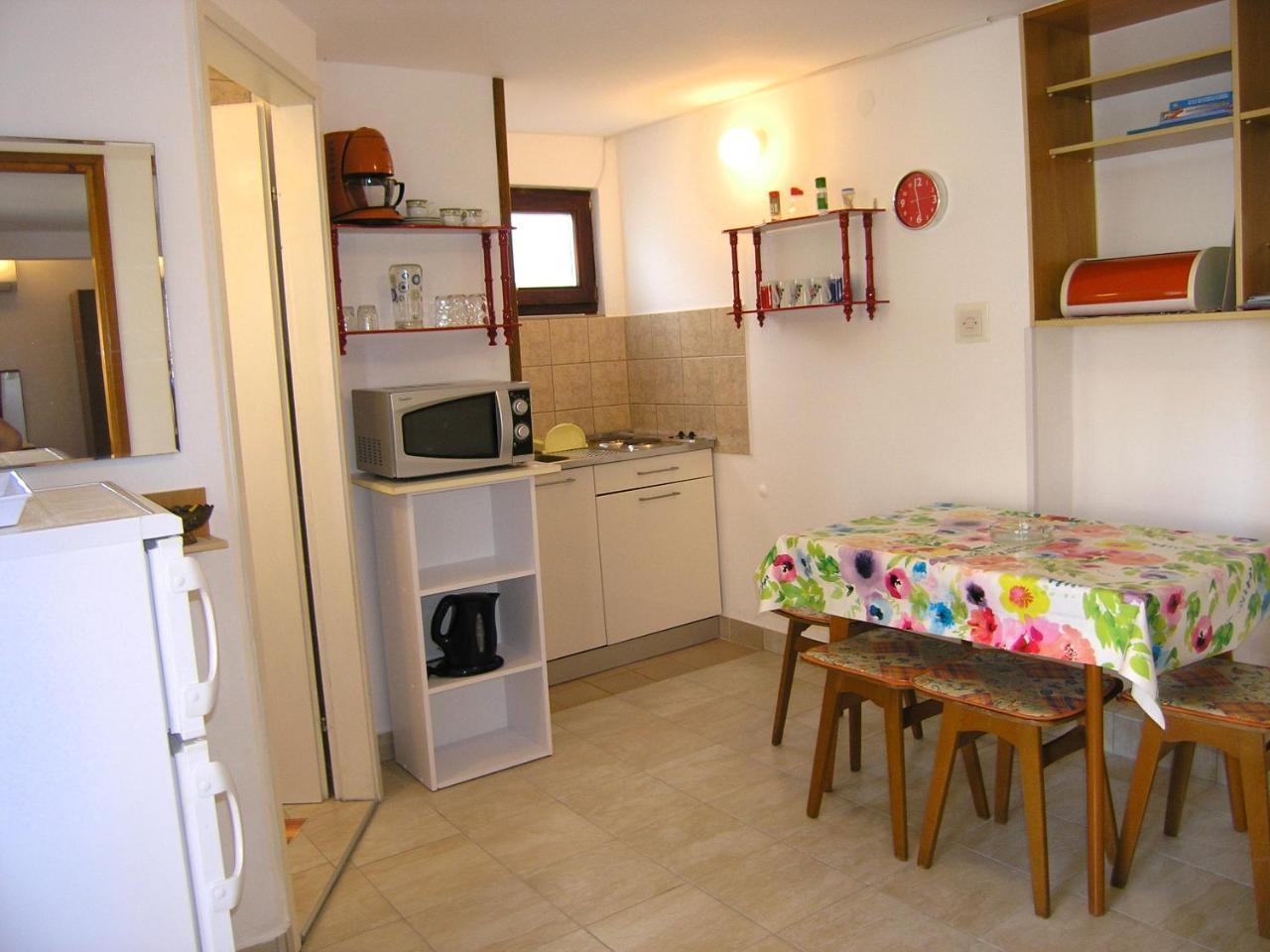 Apartments Natasa Krk Town Extérieur photo