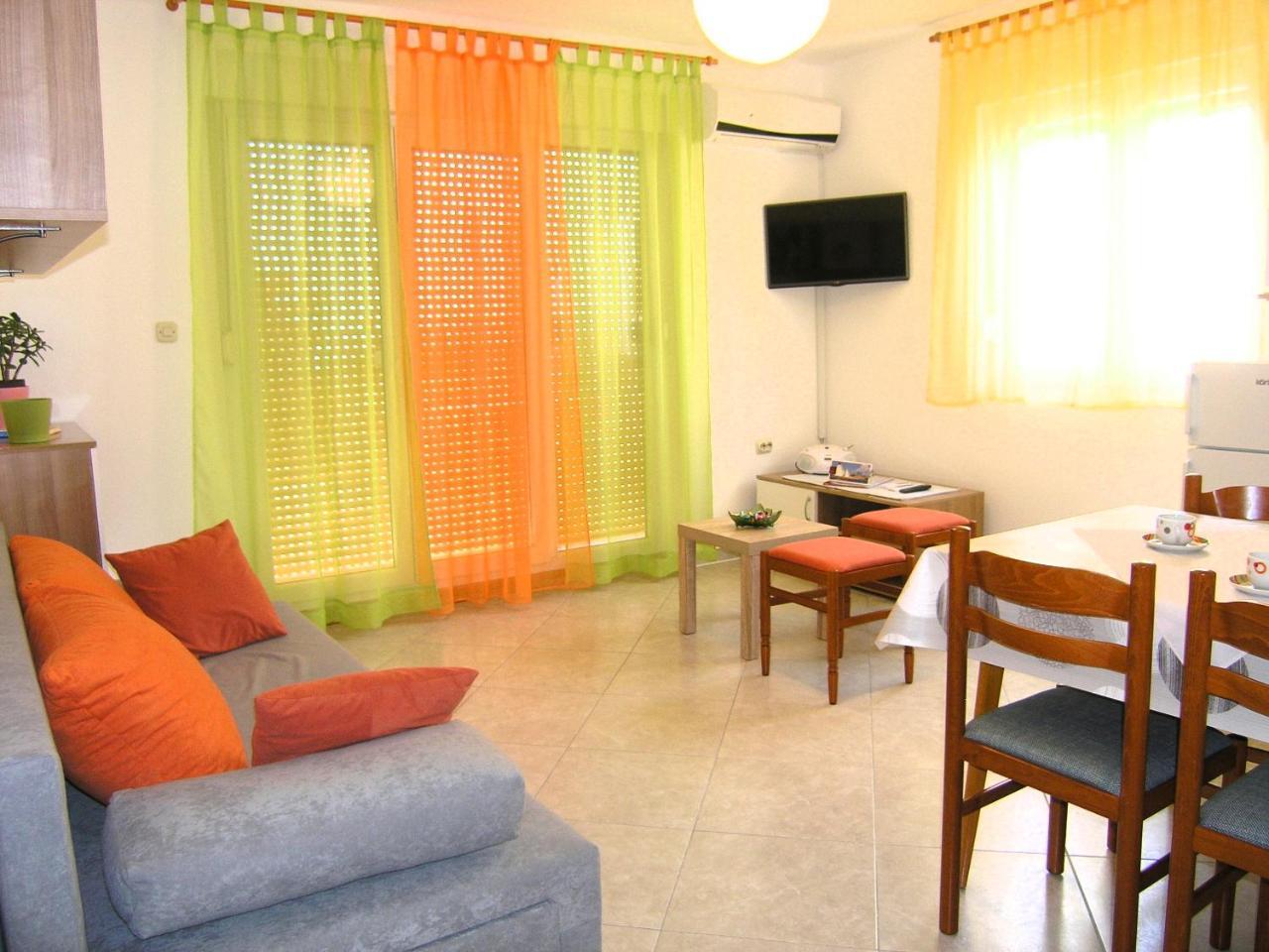 Apartments Natasa Krk Town Extérieur photo